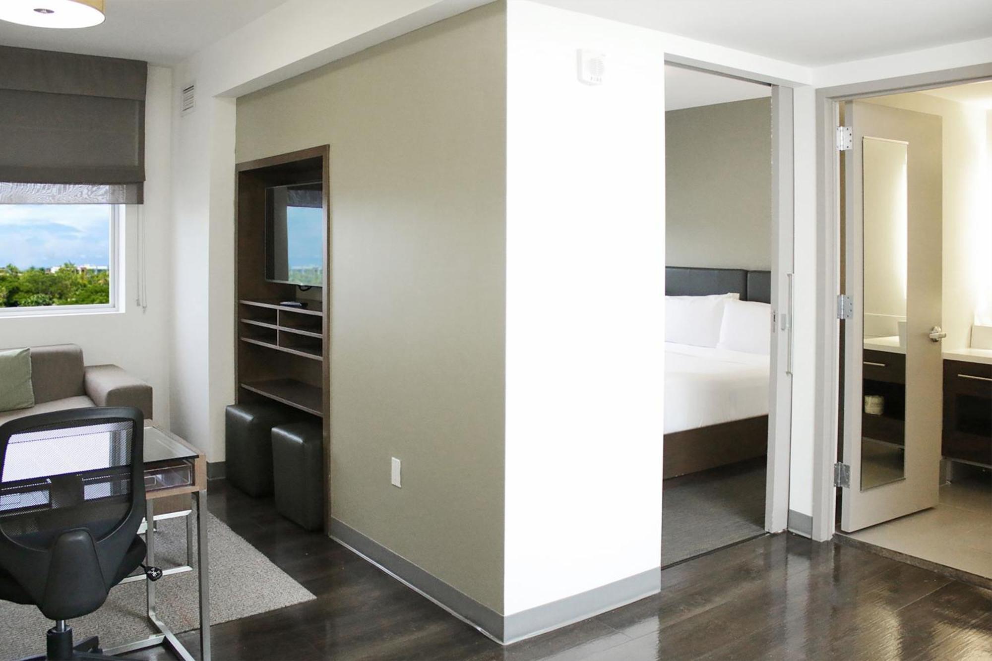 Отель Element Miami Doral Sweetwater Экстерьер фото