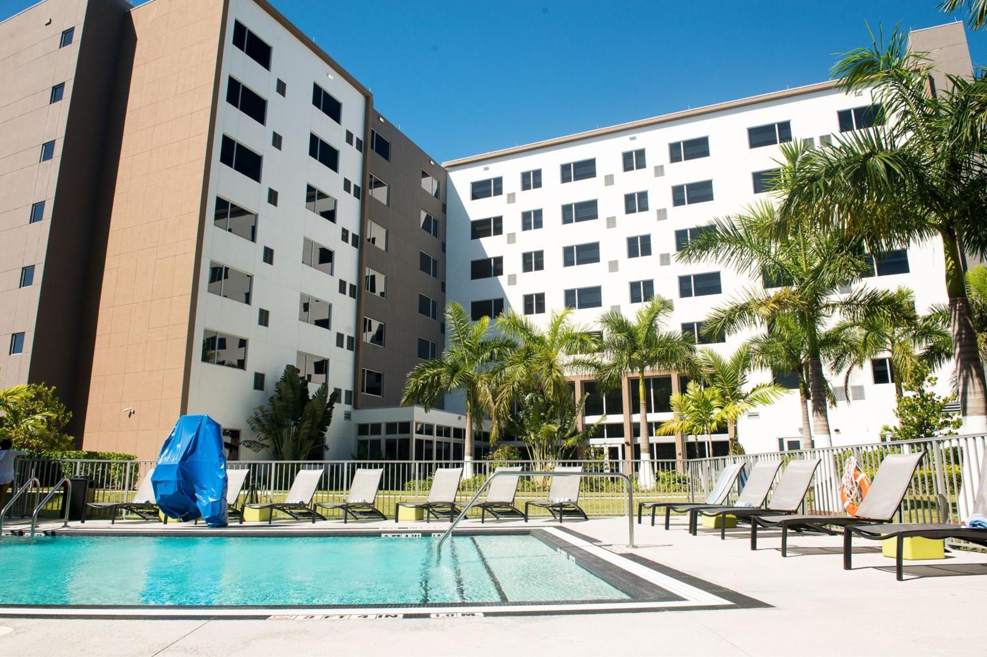 Отель Element Miami Doral Sweetwater Экстерьер фото