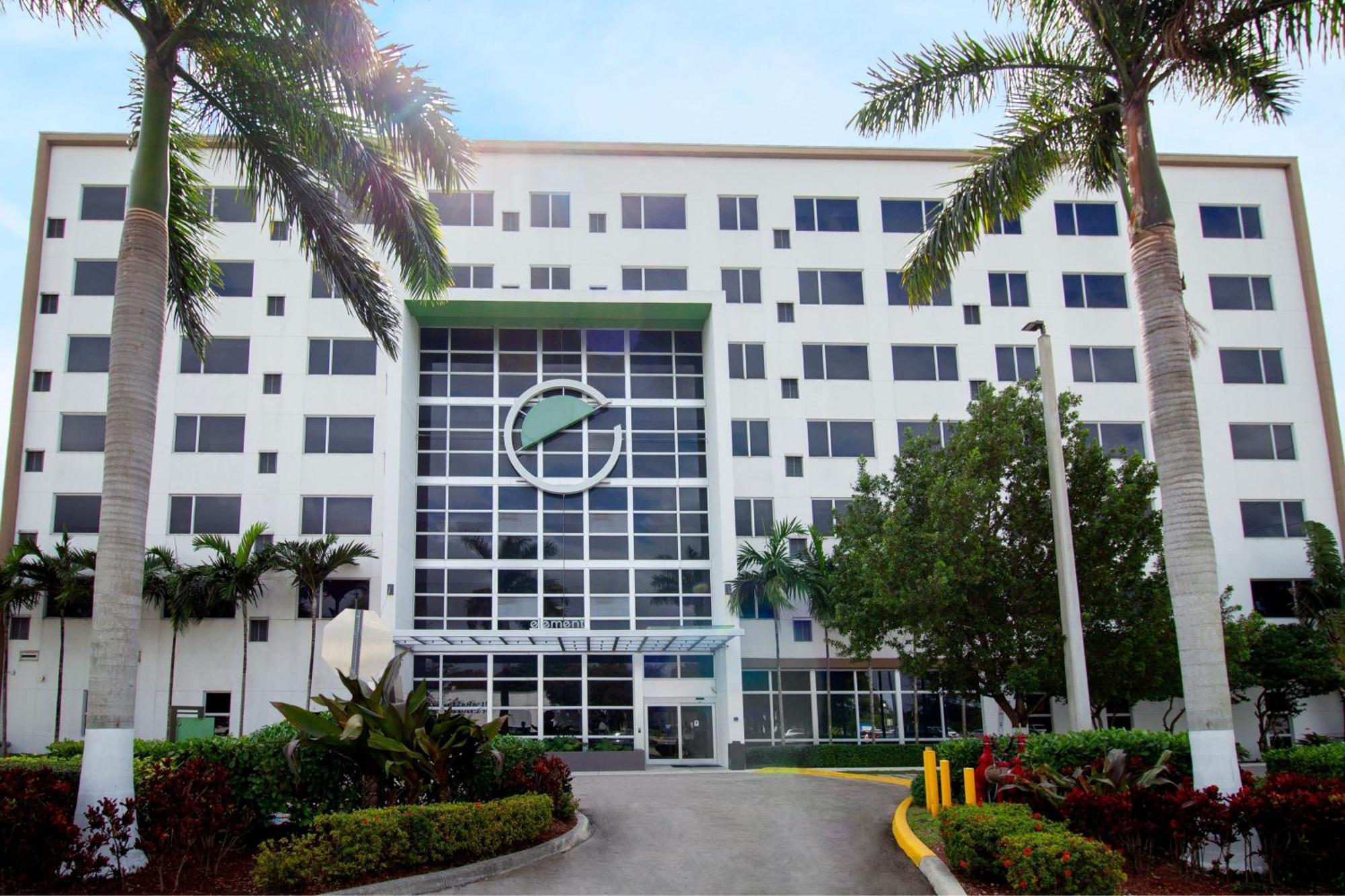 Отель Element Miami Doral Sweetwater Экстерьер фото